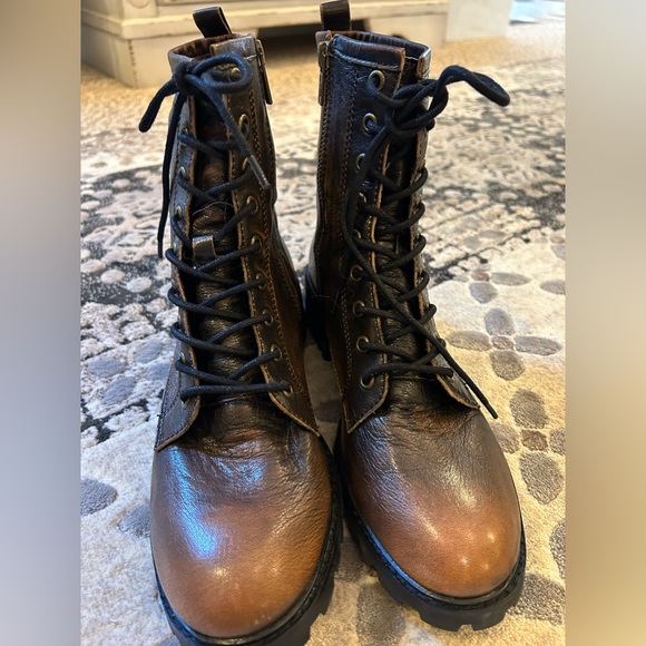 Womens FRYE Lug Sole Combat Boot Dark Brown Antique Size 10 - Picture 6 of 8